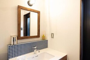 Bathroom - Tabiyado Yadokari (Toyooka)