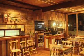 Bar (on property) - Tabi Yado Rantan (Shinano)