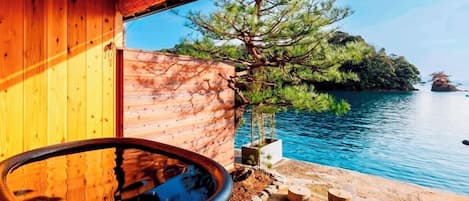 Baignoire à remous extérieure