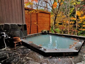 Outdoor spa tub - Okosama Kangei no Onsen Yado Pension Clair (Nasu)
