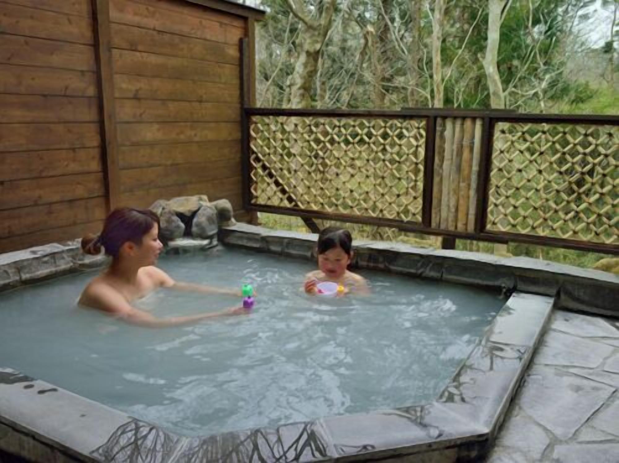 Bathtub spa outdoor