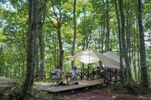 Outdoor dining - Unplan Residence Suite (Otari)