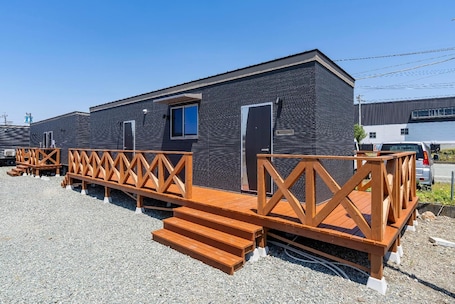 Exterior. KM Hotels North