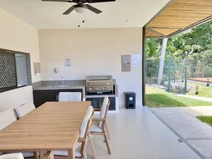 Outdoor dining - Completamente nuevo y a 100 m del mar (Jaco)