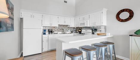 Condo, varias camas (Horizon South 56-304) | Cocina privada