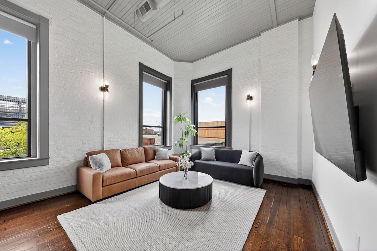 Condo Cao cấp, bếp, quang cảnh thành phố | Khu phòng khách