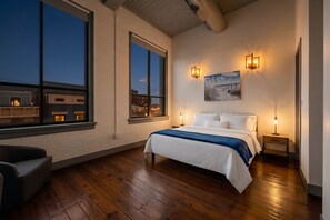 Luxury Condo, Kitchen, City View - Firehouse Lofts (Cincinnati)