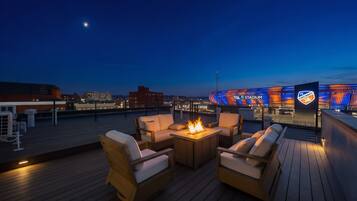 Luxury Condo, Kitchen, City View | Terrace/patio