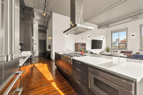 Luxury Condo, Kitchen, City View | Private kitchen | Full-sized fridge, microwave, oven, stovetop