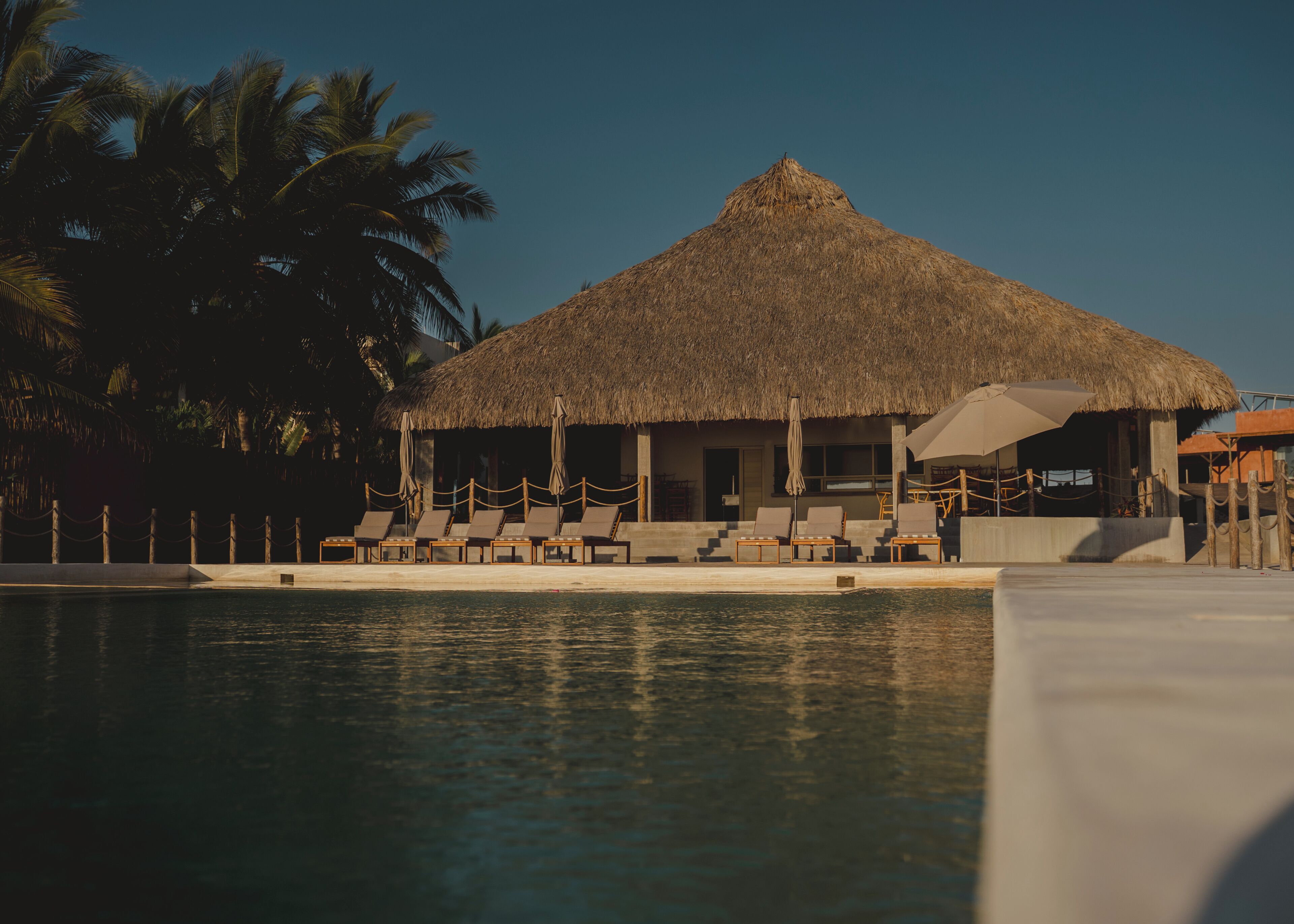 8 piscinas al aire libre