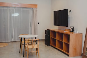 Standard Single Room, Beach View | Dining - Hotel calma celesti (Elota)
