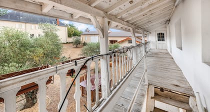 Gîte "Domaine de Collonges" with Private Terrace and Garden