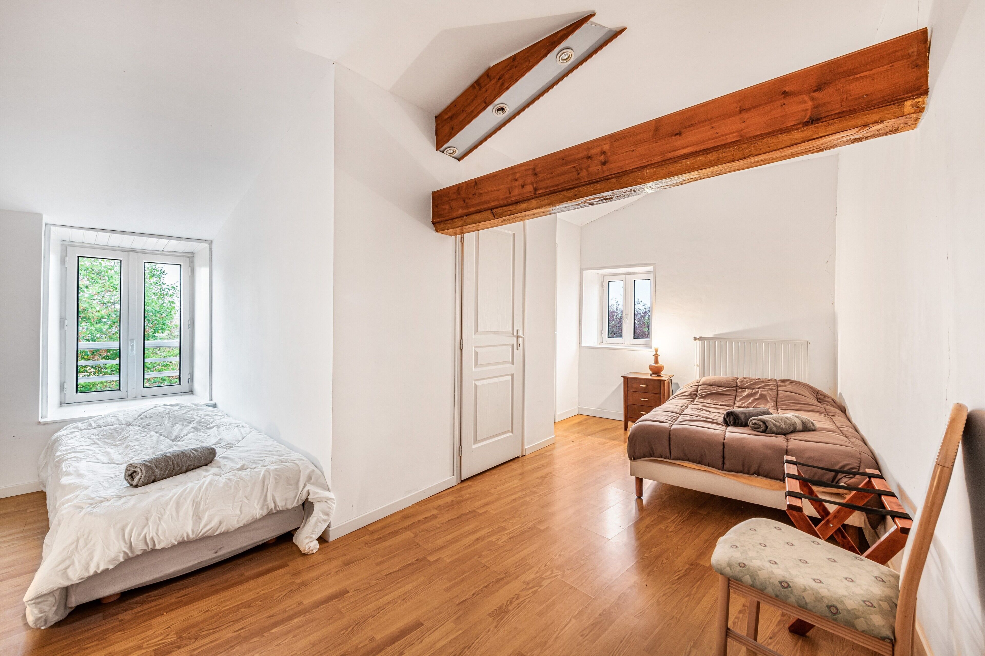 4 bedrooms, WiFi, bed sheets