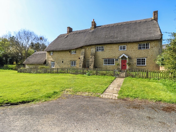 Manor Farm Cottages - Milton Keynes