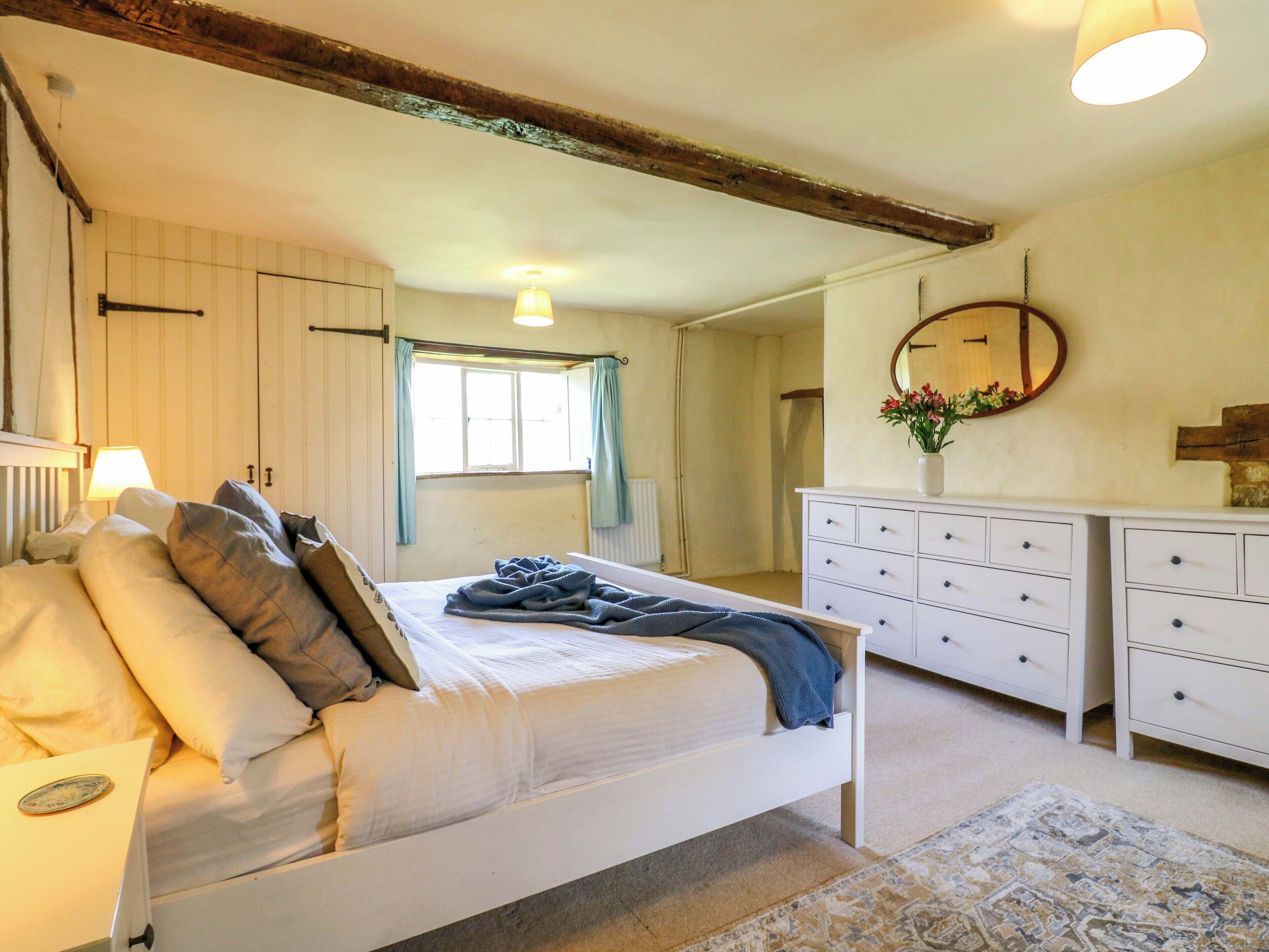 5 bedrooms, individually decorated, individually furnished, free WiFi