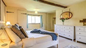 5 bedrooms, individually decorated, individually furnished, free WiFi