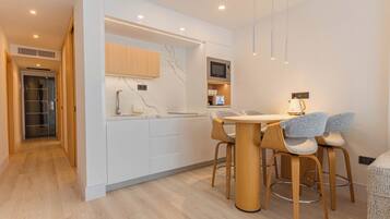 Phòng Suite Royal, quang cảnh biển | Khu ăn uống