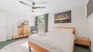 3 quartos, escrivaninha, berço de viagem, Wi-Fi de cortesia