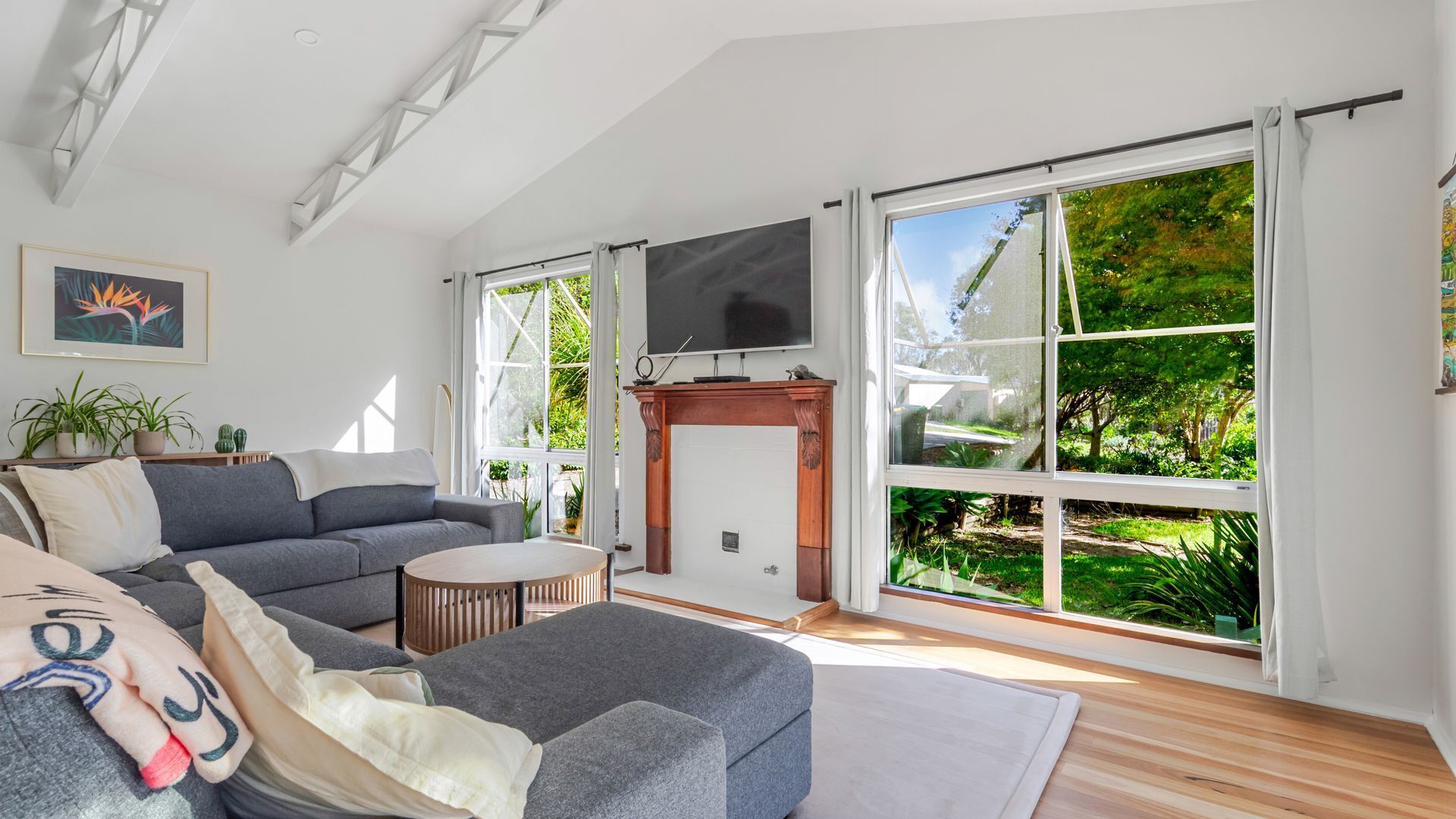 Bush To Beach Family & Fur Coastal Retreat - Moruya