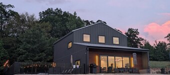 New build Luxe escape w Heated Pool, Hot Tub, Fire Pit, State Park and Beaches