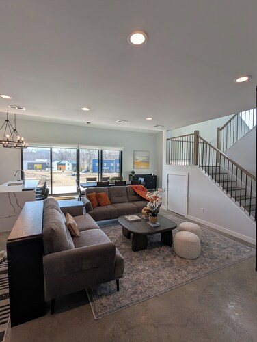 Private Heated Pool, newly built,Hot Tub, Fire Pit, State Park and Beaches