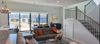 Private Heated Pool, newly built,Hot Tub, Fire Pit, State Park and Beaches