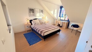 3 soverom, safe på rommet, skrivebord og strykejern/-brett