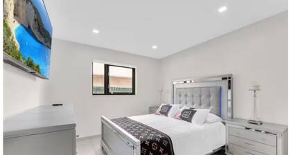 CASANOVAS PLACE