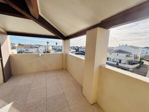 Property grounds - Marina with magnificent view of the lake 3bed- 2 parkings - wifi (Aigues-Mortes)
