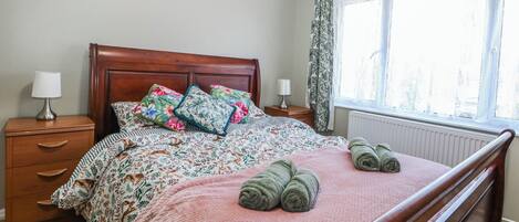 4 bedrooms, WiFi (free), individually decorated, individually furnished