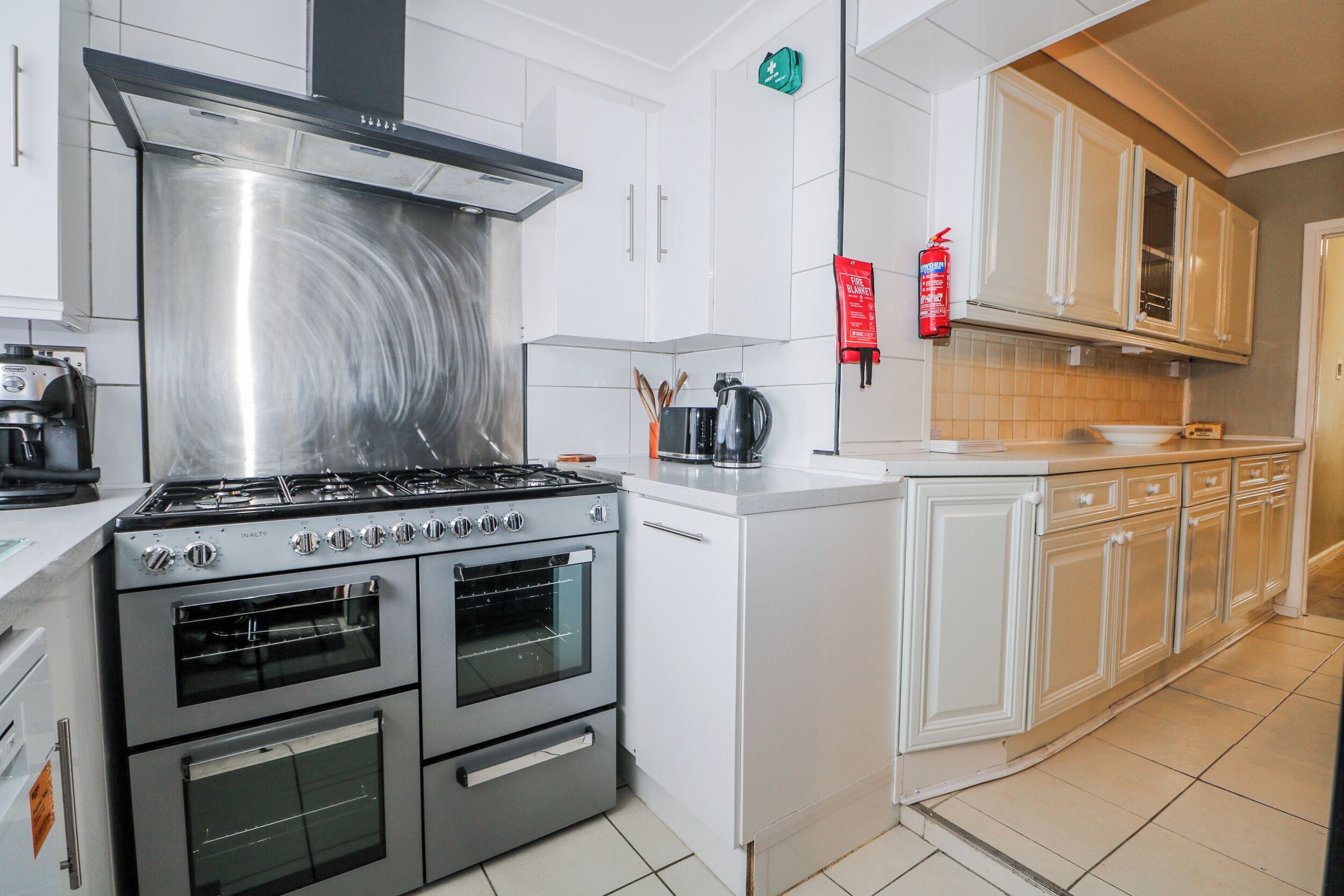 Dishwasher, cookware/dishes/utensils