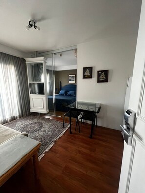 Suite - Flat em Moema com Cozinha (São Paulo)
