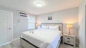 Iron/ironing board, WiFi, bed sheets - Sun-Joy Beach Stay #4 | 5-Min Walk to the Ocean (Myrtle Beach)