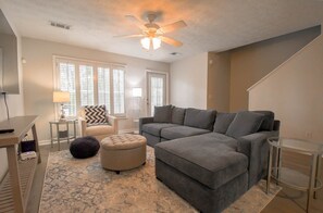 Living area - Saturdays on Donahue (Auburn)