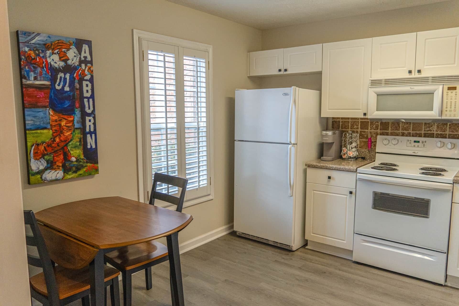 Fridge, stovetop