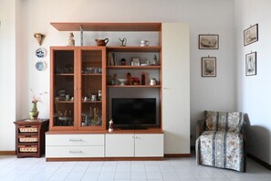 Interior - P069 – Porto Recanati, Comfortable Three-Room Apartment with Sea View (Porto Recanati)