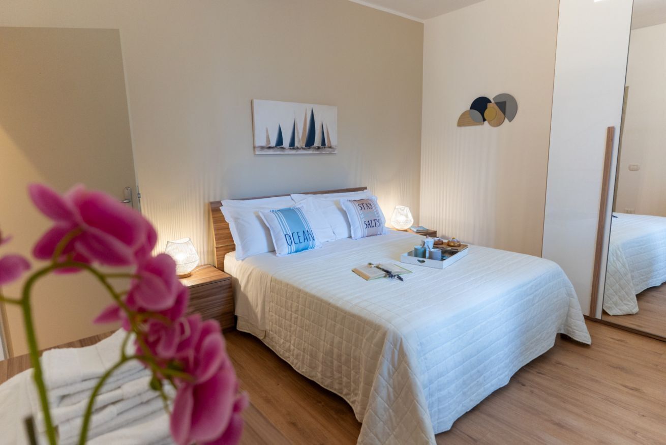 2 bedrooms, iron/ironing board