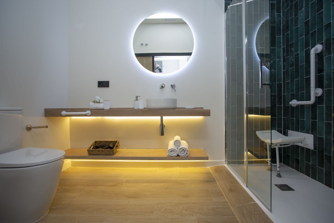 Een douche, handdoeken