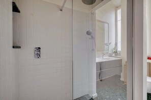 Regadera y bidet 