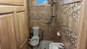 تجهيزات دش، مجففات شعر، مناشف، صابون