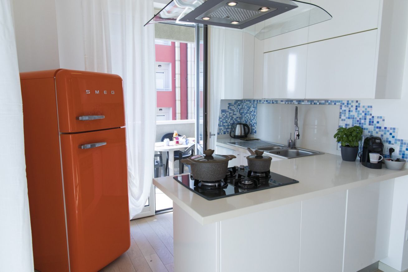 Fridge, dishwasher