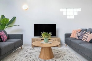 Living area - Nightcliff Oceanview Top floor Retreat (Nightcliff)