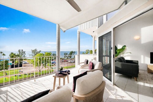 Nightcliff Oceanview Top floor Retreat