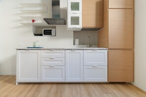 Fridge, microwave, dishwasher - Cozy 38m2 apartment, perfect for 4 people, located on the ground floor of a typical building.The accommodation is located in a strategic position, a stone's throw from the Central Station and the M1 Lima metro, allowing you to easily move around the ci (Milan)