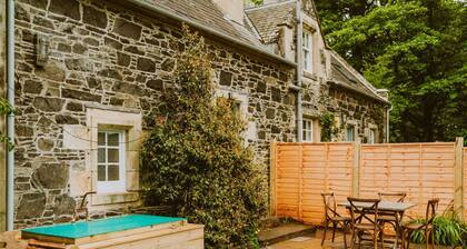 Redwing - Two Bedroom Villa, Sleeps 4