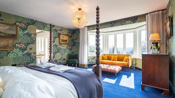 7 bedrooms, iron/ironing board, bed sheets