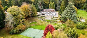 Heatherfield Hall - Seven Bedroom Villa, Sleeps 14
