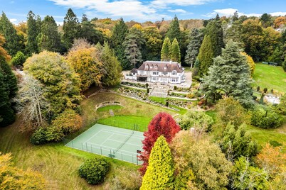 Heatherfield Hall - Seven Bedroom Villa, Sleeps 14