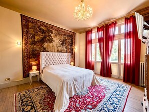 6 bedrooms, iron/ironing board, Internet, bed sheets - Chateau Des Daims - Six Bedroom Castle, Sleeps 12 (Magnet)