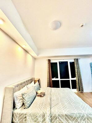 1 bedroom, Internet, bed sheets - Condo In Abreeza  Family and Spacious (Davao City)